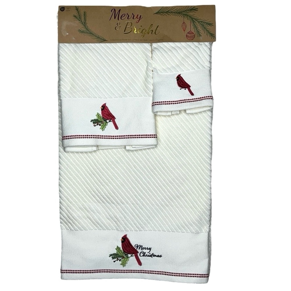 Merry & Bright Beaded Cardinal Christmas Holly Berry Embellished Bath Towel Set